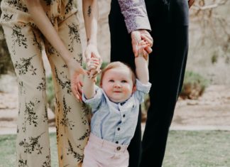 Tips to encourage your kid to start walking